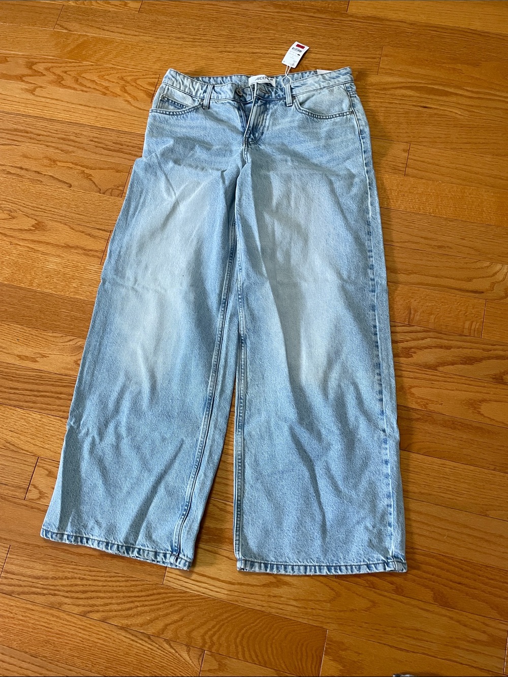New with tag Light Blue Wide Leg Women’s Jeans
